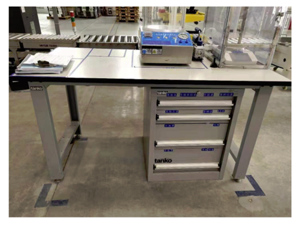 不銹鋼工作臺帶工具柜蘇州，專注品質，柜用十年【天金岡】