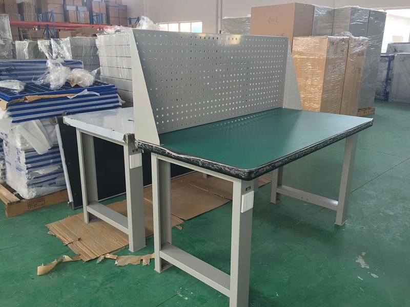 鉗工實(shí)訓(xùn)桌廠家