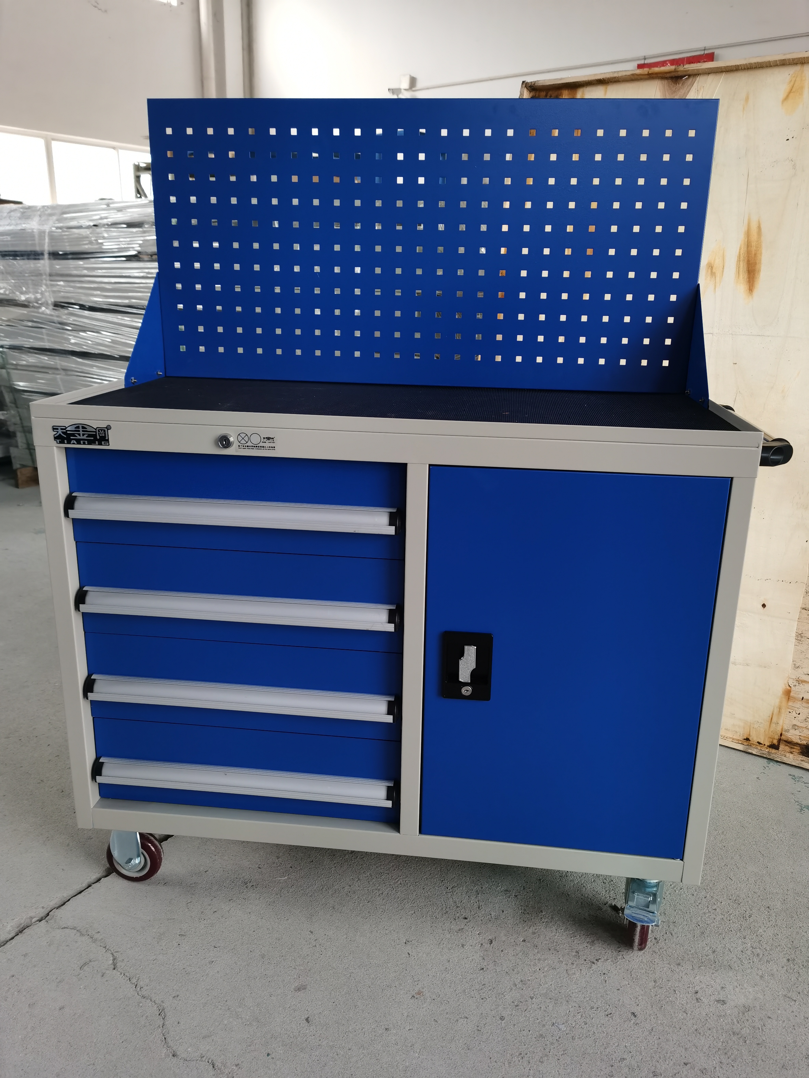 刀具行業工具車