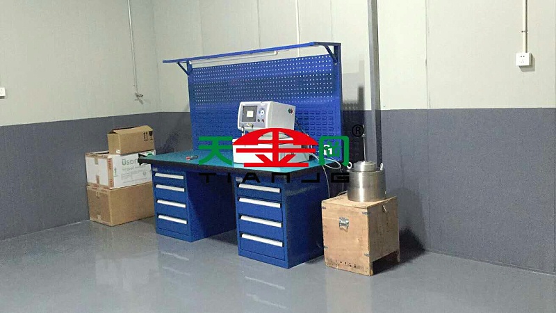 虎口鉗工工作臺規格