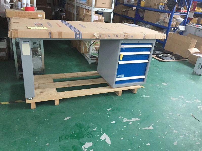 鉗工臺桌調(diào)平螺桿